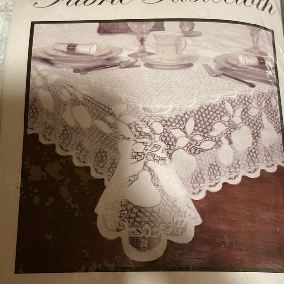 Chic White Fine Lace Tablecloth by Better Home 70” Round. - Picture 1 of 6